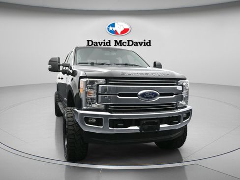 Used 2017 Ford F250 Lariat w/ Lariat Value Package AWD/4WD image 2