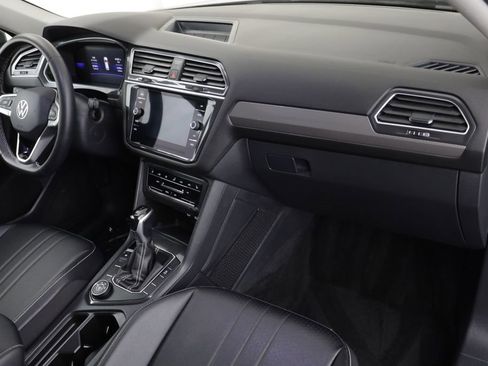 Certified 2023 Volkswagen Tiguan SE AWD/4WD image 19
