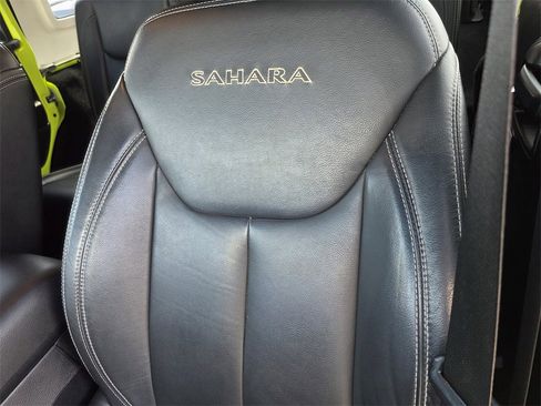 Used 2017 Jeep Wrangler Unlimited Sahara w/ Max Tow Package image 12