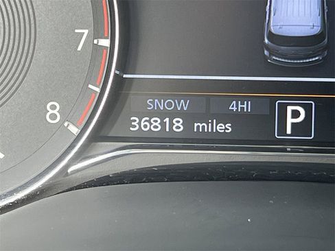 Used 2024 INFINITI QX80 Luxe image 6