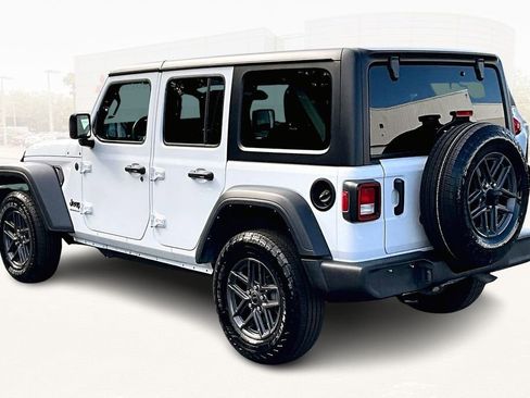 Used 2024 Jeep Wrangler Unlimited Sport AWD/4WD image 4