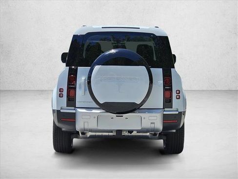 Used 2025 Land Rover Defender 130 S image 8