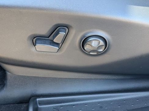 New 2026 Chrysler Pacifica Select image 13