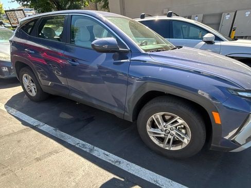 Used 2025 Hyundai Tucson SE AWD/4WD image 4