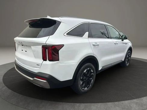 Used 2024 Kia Sorento S AWD/4WD image 5
