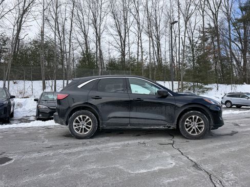 Used 2022 Ford Escape SE w/ Cold Weather Package image 11