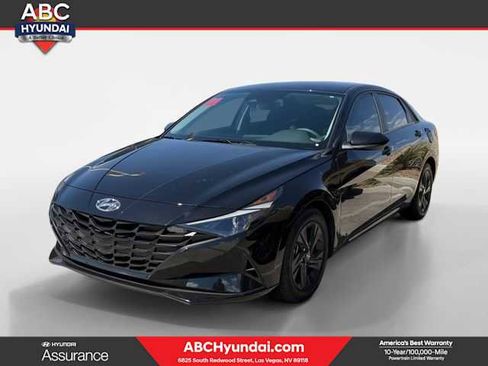 Used 2023 Hyundai Elantra SEL w/ Preferred Accessory Package FWD image 1