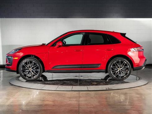 Certified 2026 Porsche Macan AWD/4WD image 2
