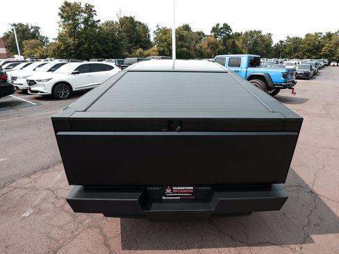 Used 2024 Tesla Cybertruck AWD Crew Cab image 5
