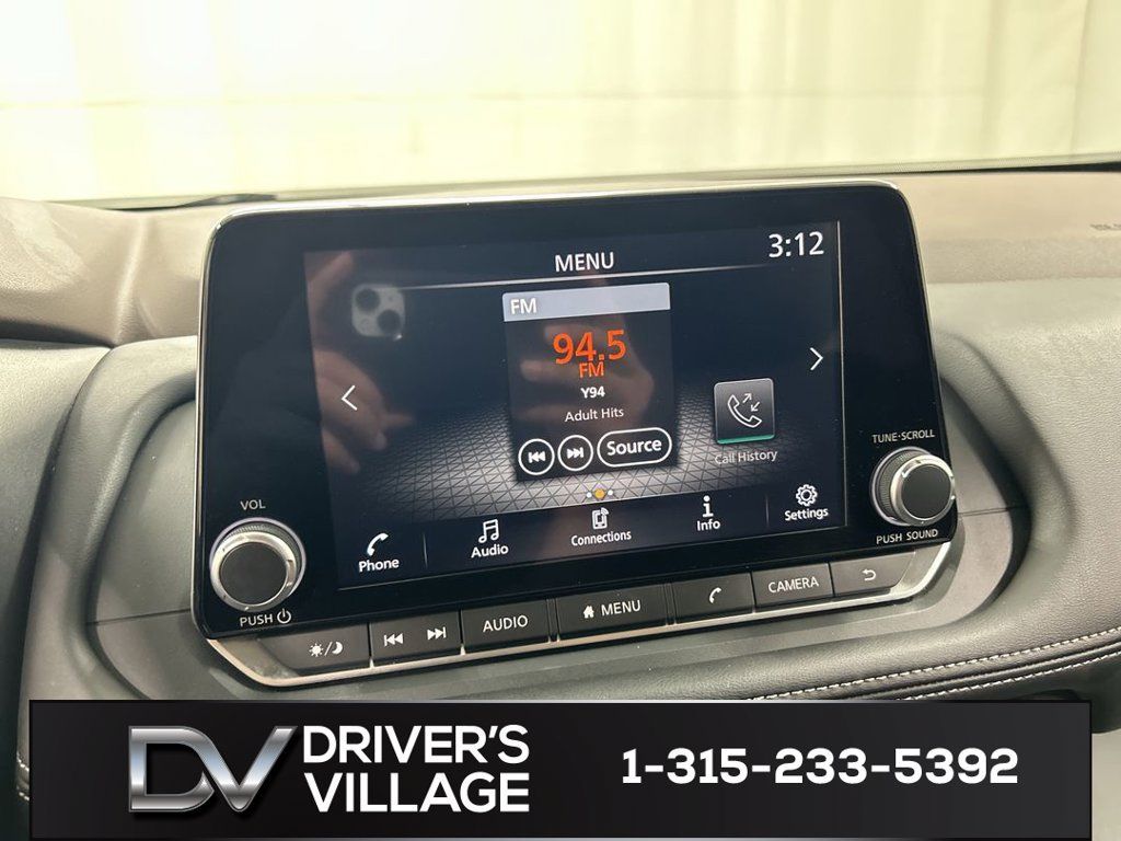Used 2023 Nissan Rogue S AWD/4WD image 14