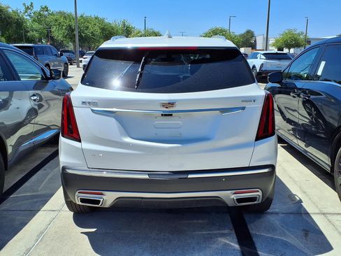 Certified 2022 Cadillac XT5 Premium Luxury w/ Technology Package AWD/4WD image 9