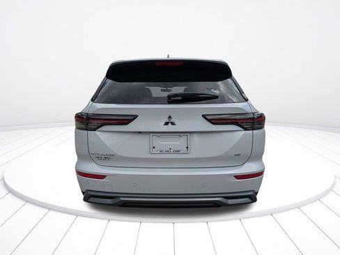 New 2026 Mitsubishi Outlander SE FWD image 5