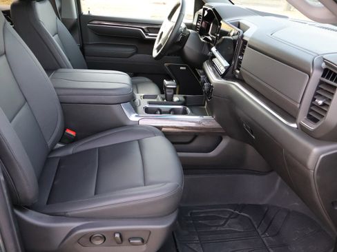 Used 2025 Chevrolet Silverado 1500 LTZ w/ LTZ Convenience Package II image 14