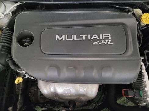 Used 2015 Chrysler 200 C FWD image 30