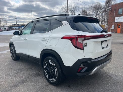 Certified 2025 Kia Seltos SX image 3