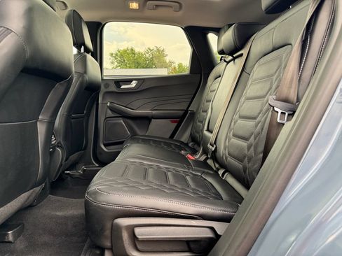 Used 2023 Ford Escape Platinum w/ Premium Technology Package AWD/4WD image 38