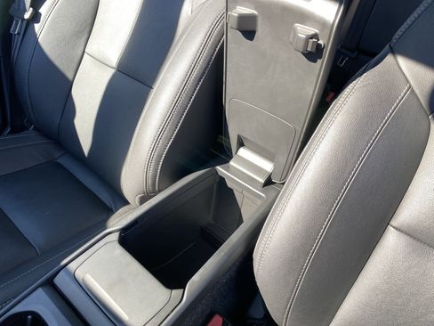 Used 2025 Volvo XC40 B5 Core image 44