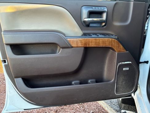 Used 2018 GMC Sierra 2500 SLT w/ Duramax Plus Package image 11