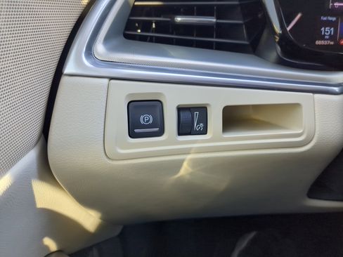 Used 2019 Cadillac XT5 Luxury image 29