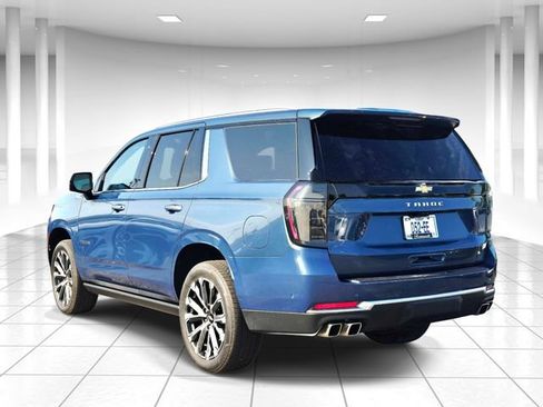 Used 2025 Chevrolet Tahoe High Country AWD/4WD image 3