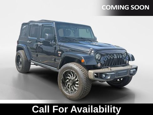 Used 2017 Jeep Wrangler Unlimited Sahara AWD/4WD image 7