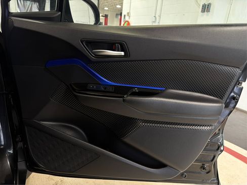 Used 2021 Toyota C-HR XLE FWD image 25