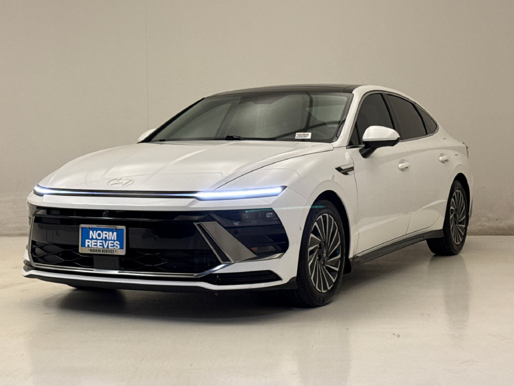 Used 2025 Hyundai Sonata Limited FWD image 2