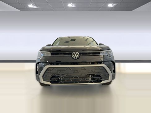 New 2026 Volkswagen Taos SE image 6