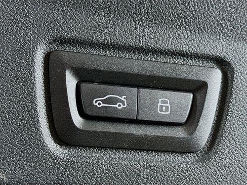 Used 2024 BMW i4 xDrive40i image 31