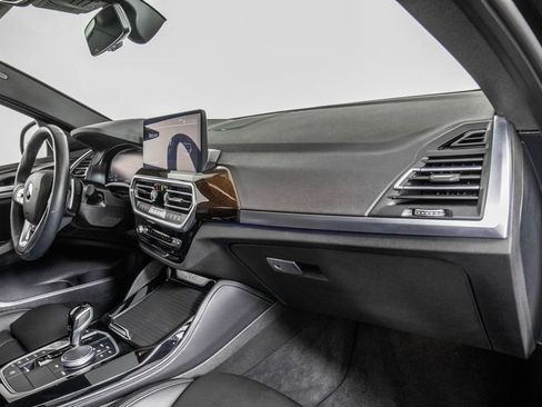 Used 2024 BMW X4 xDrive30i w/ Parking Assistance Package AWD/4WD image 19