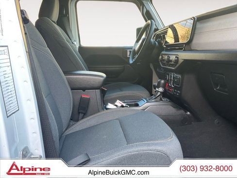 Used 2025 Jeep Wrangler Unlimited Sport AWD/4WD image 15