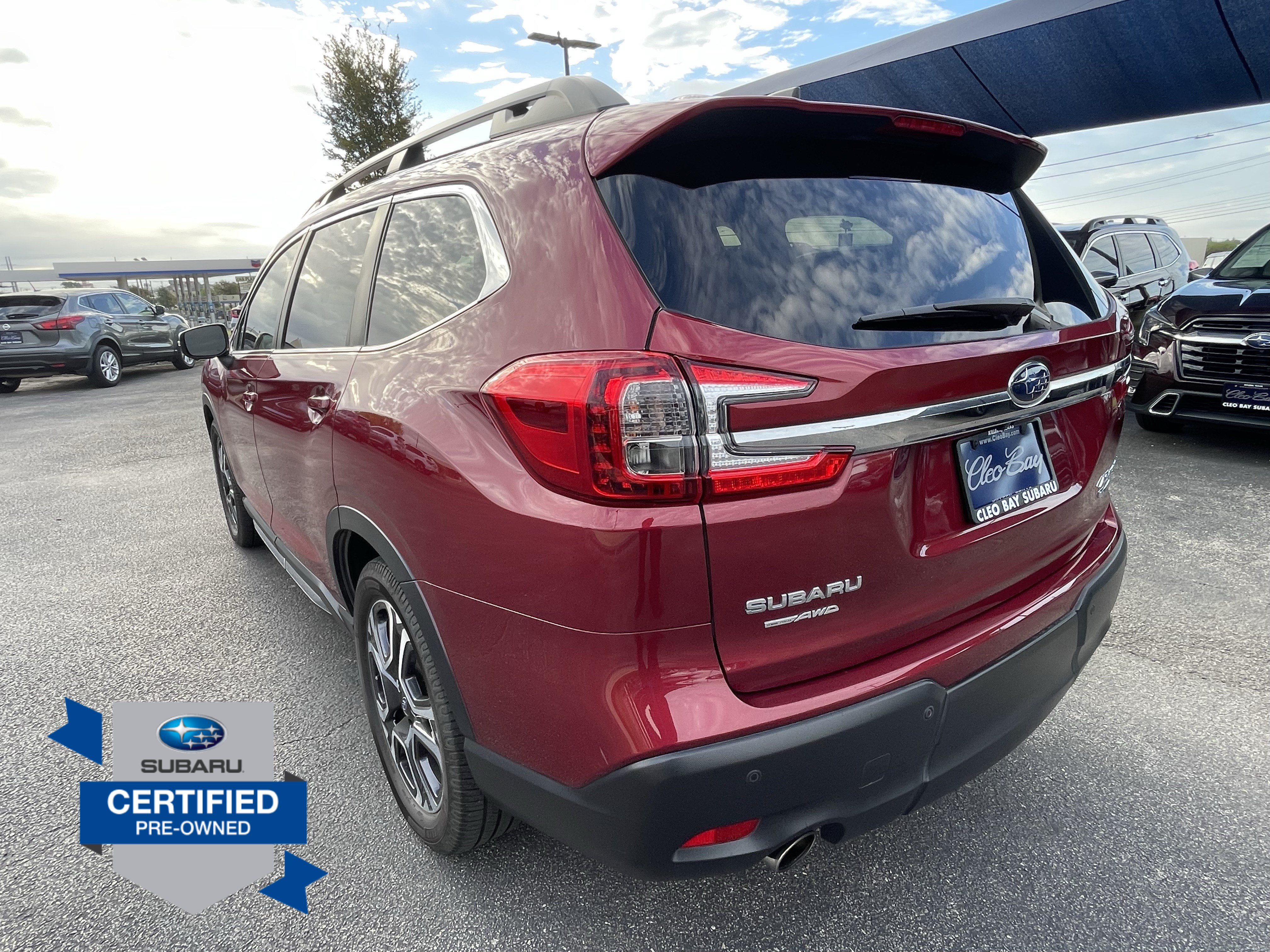 Used 2023 Subaru Ascent Limited w/ Technology Package AWD/4WD image 5