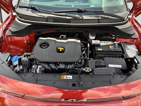 Used 2023 Kia Soul LX w/ LX Technology Package FWD image 9
