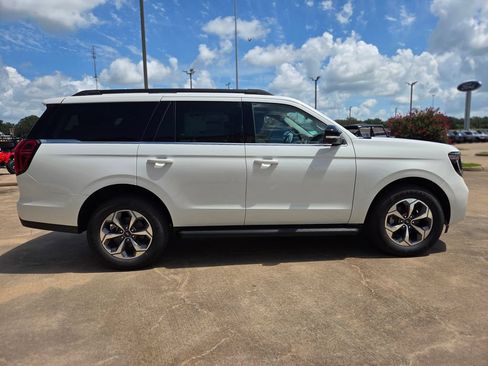 New 2027 Ford Expedition Active RWD image 4