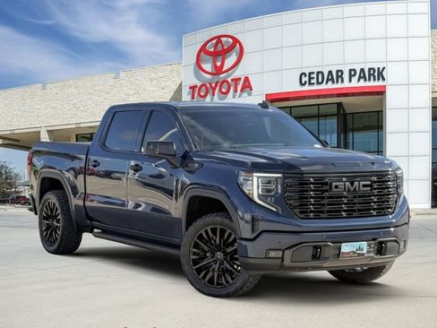 Used 2023 GMC Sierra 1500 Denali w/ Denali Reserve Package AWD/4WD image 1
