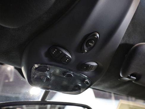 Used 2011 Porsche 911 Turbo image 35