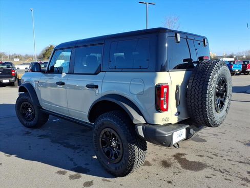 New 2025 Ford Bronco Badlands image 5