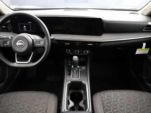 Certified 2025 Nissan Kicks SV image 13