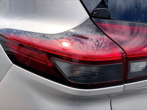 Certified 2025 Nissan Rogue SL w/ SL Premium Package FWD image 31