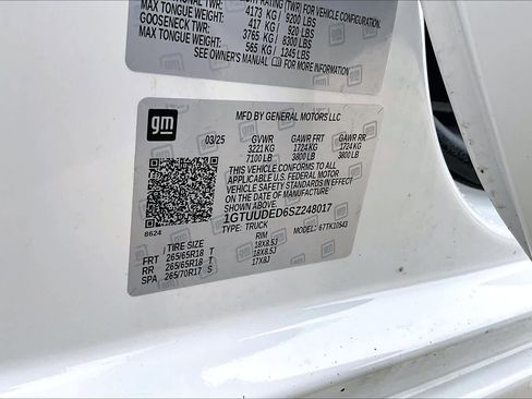 Used 2025 GMC Sierra 1500 SLT AWD/4WD image 37