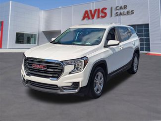 Used 2024 GMC Terrain SLE image 1