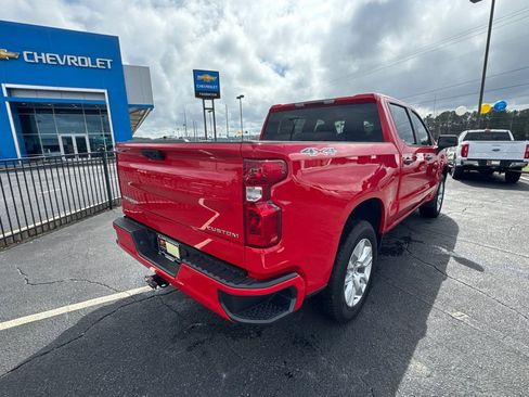 Used 2025 Chevrolet Silverado 1500 Custom image 6