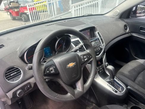 Used 2015 Chevrolet Cruze LT FWD image 14