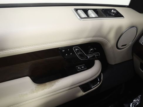 Used 2020 Land Rover Range Rover HSE image 30
