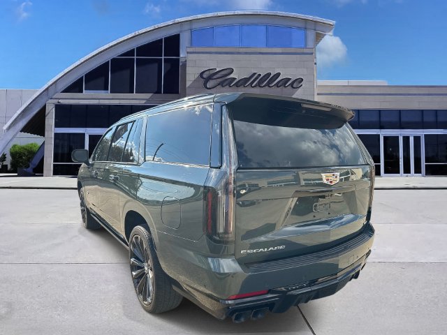 Used 2025 Cadillac Escalade ESV V AWD/4WD image 6