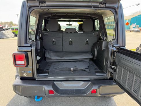 Used 2023 Jeep Wrangler Unlimited image 8