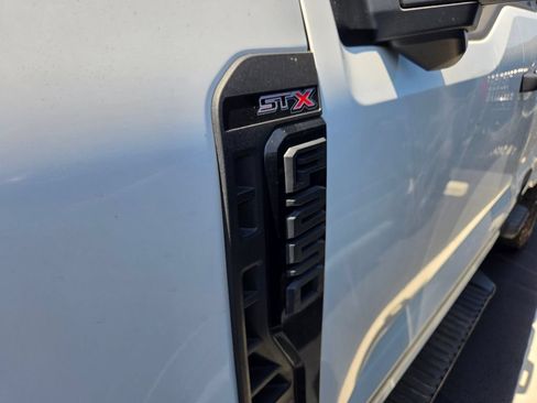 Used 2024 Ford F250 XL w/ STX Appearance Package AWD/4WD image 5