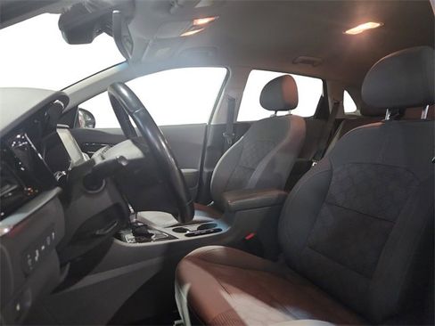 Used 2022 Kia Niro LXS image 8