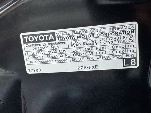 Used 2022 Toyota Prius XLE image 38