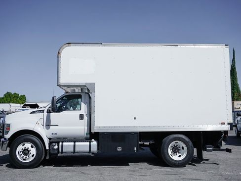 Used 2016 Ford F650 2WD Regular Cab Super Duty image 5